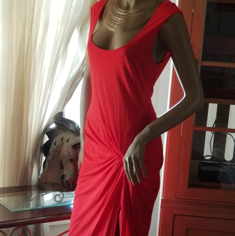 Stunning Red /Orange Beauty 👗